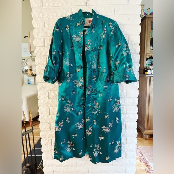 Authentic Silk Kimono by Peony of Shanghai - Picture 2 of 5